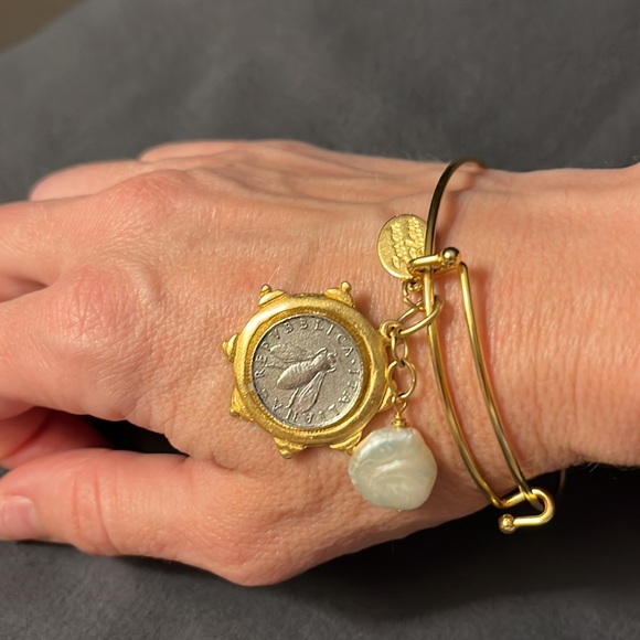 Susan Shaw Gold/Silver Bee Lira coin on gold slide bangle bracelet - Picture 3 of 3